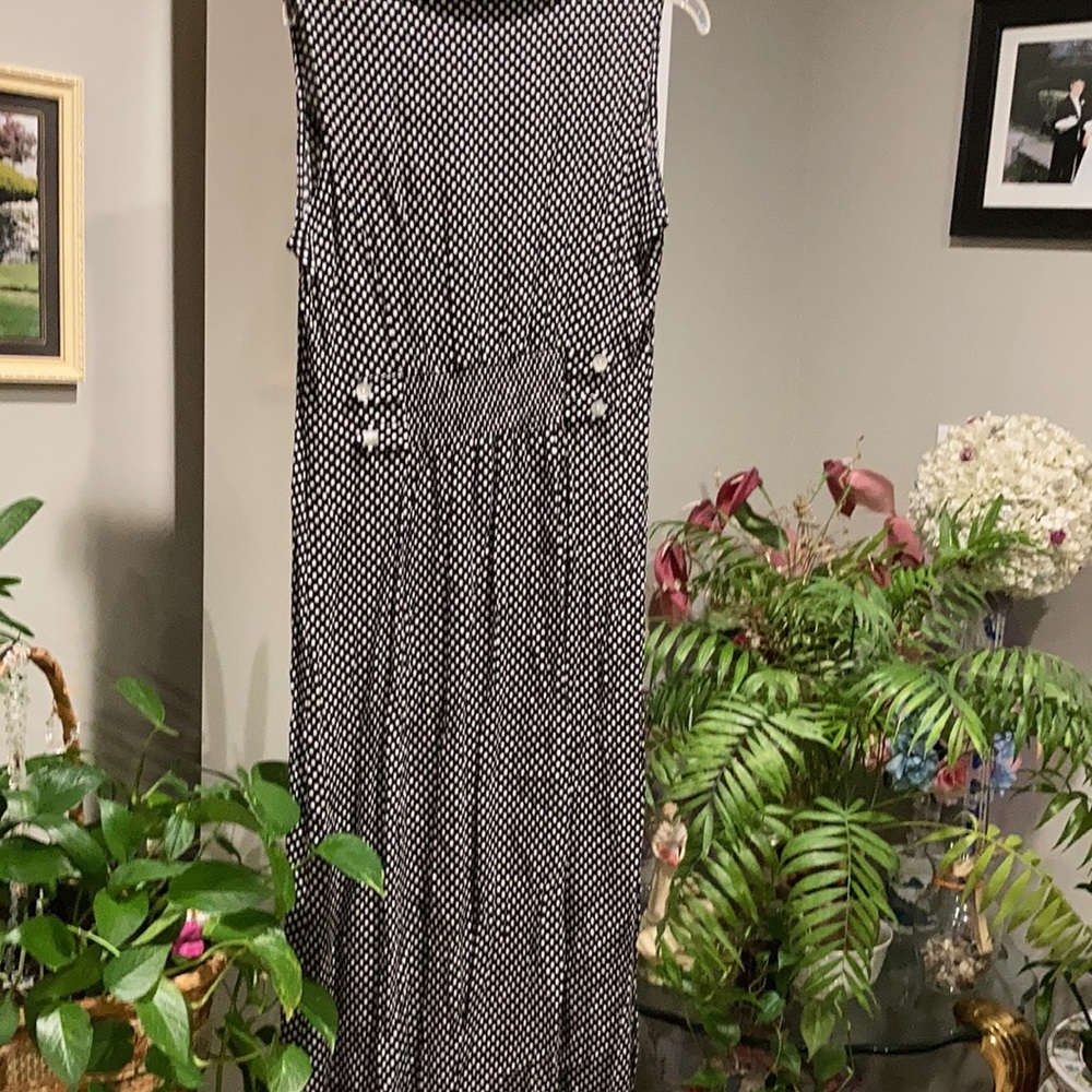 Dress - Picture 2 of 5